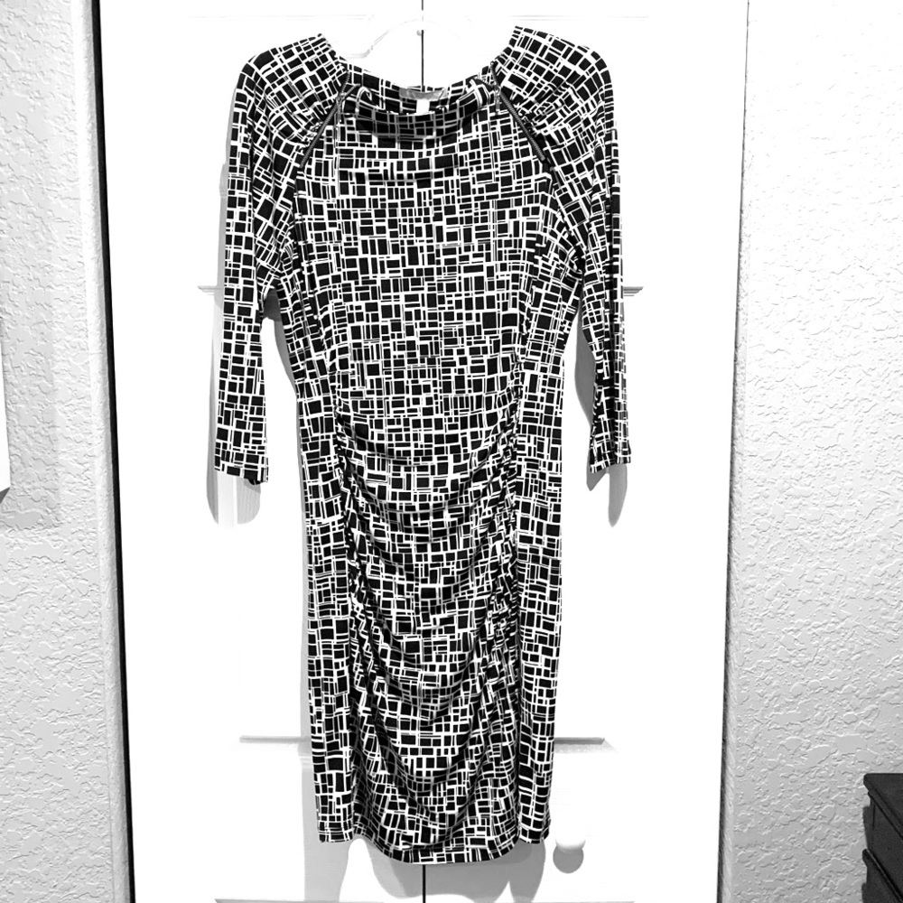 NWT Banana Republic Black/White Light Weight Dress